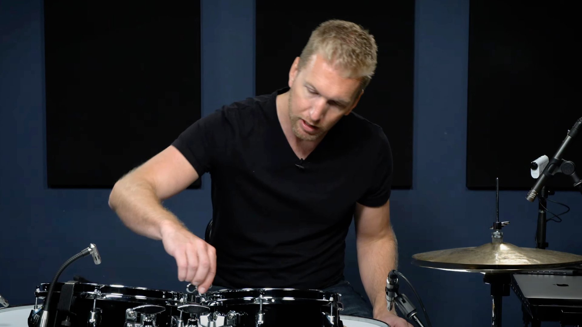 How To Tune Drums (With Video/Photos) 12 Start tuning