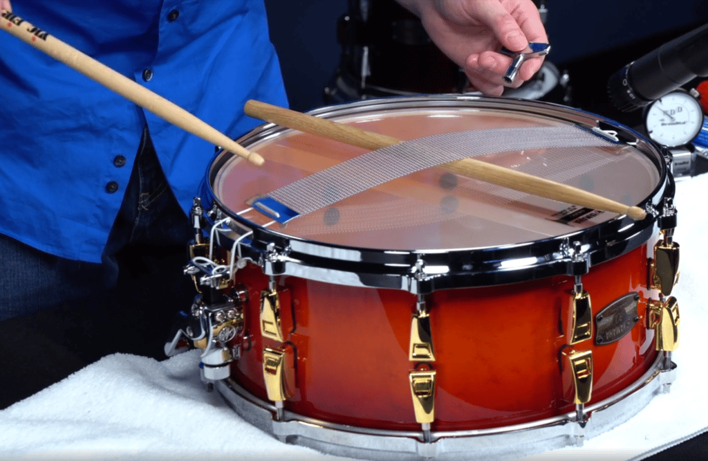 How To Tune Drums (With Video/Photos) 22 snarebottomtune